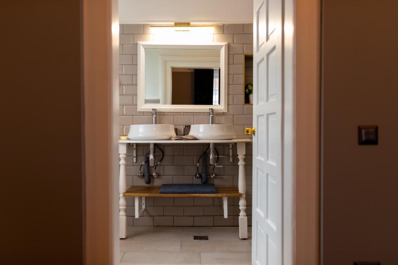 The Corner House Apartment ฮูเนโดอารา ภายนอก รูปภาพ